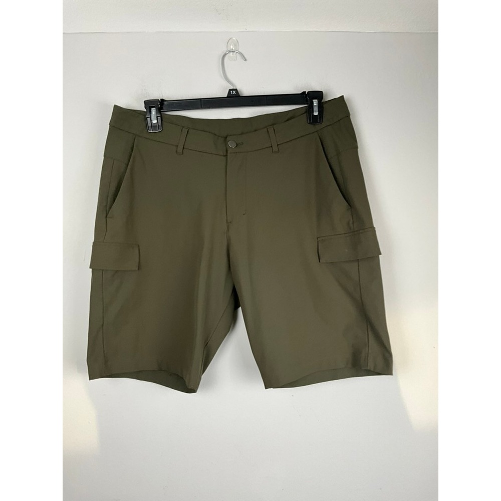 Lululemon Commission Olive Green Cargo Shorts Flat Front Pockets‎ Size 34